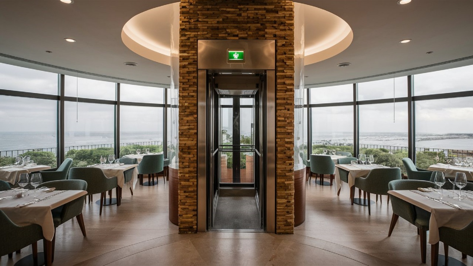 Luxury panoramic elevator for hotels